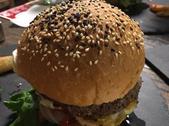 -HIGH FIVE哈福手工汉堡(桂林路店)