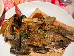 -肥肥虾庄·金牌油焖大虾(汉街SKP店)