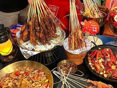 -何师烧烤Pro ··江湖川菜·小龙虾·精酿啤酒(太古里旗舰店)