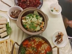 -霄汉牛三鲜湖北砂锅菜(万松园2店)