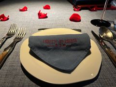 -弦月窗LUNETTE BY AMANDA(复兴路店)