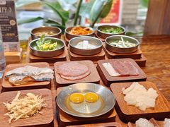 -银米·云南传统过桥米线(双廊黑金冠店)