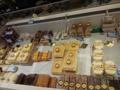 面包甜点陈列柜-米洛克欧洲蛋糕(西南路店)