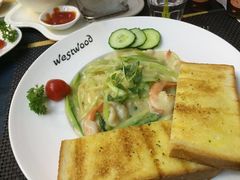 蒜香鲜虾奶油意面-遇见西木美式餐厅(体育路店)