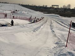 -华彬猛犸滑雪场