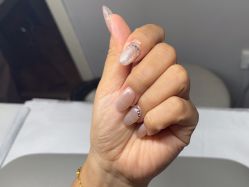 -小黑瓶美甲美睫