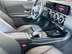 -宁波之星奔驰4S店(海曙店)