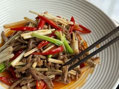 泡椒牛肉-黑青稞庄园·新式藏餐·牦牛肉汤锅(新都桥店)