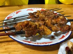 红柳烤肉-老钟家烤羊排·敦伊阁清真餐厅胡羊焖饼