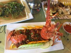 七彩龙虾之灯笼特色龙虾-灯笼馆海鲜餐厅