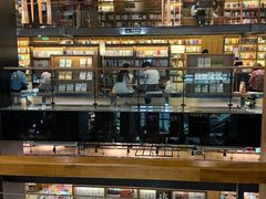 -半山书局(新世纪商城店)