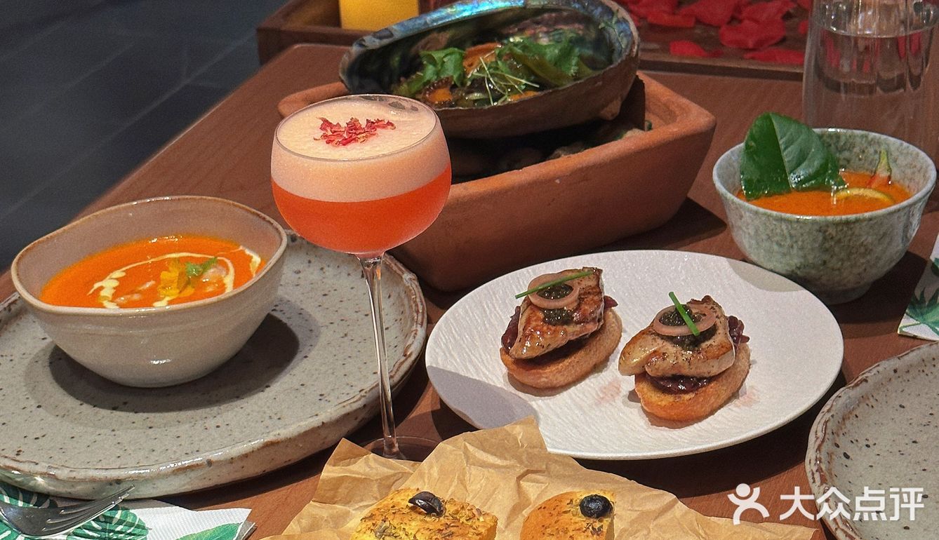 这个假期总要来体验一下林峯的餐厅吧💕