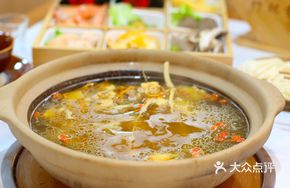 Medicinal Old Hen Chicken Hot Pot in Clay Pot