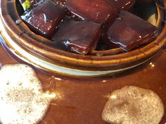 紫砂红烧肉-松鹤楼·非遗·苏帮菜(融科店)