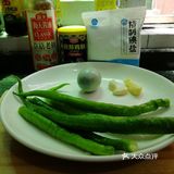 炎炎夏日，来一份超下饭的凉拌皮蛋呀！