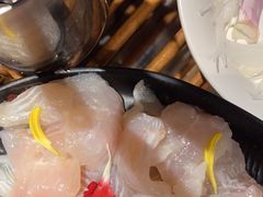 -老牌坊云南鱼豆花火锅(哈西万达店)
