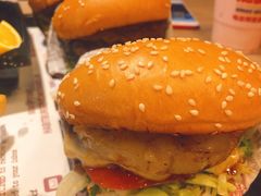 -The Habit Burger Grill 哈比特汉堡(复兴soho店)
