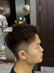 点击看大图 -藤野造型烫发染发