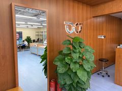 -无奔眼镜·蔡司·依视路授权店(马家堡店)