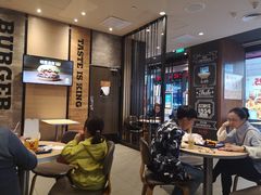 大堂-汉堡王(徐汇绿地缤纷店)