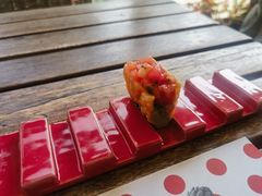 芝麻脆片配牛油果酱及西瓜莎莎-TOMATITO(无限极荟店)