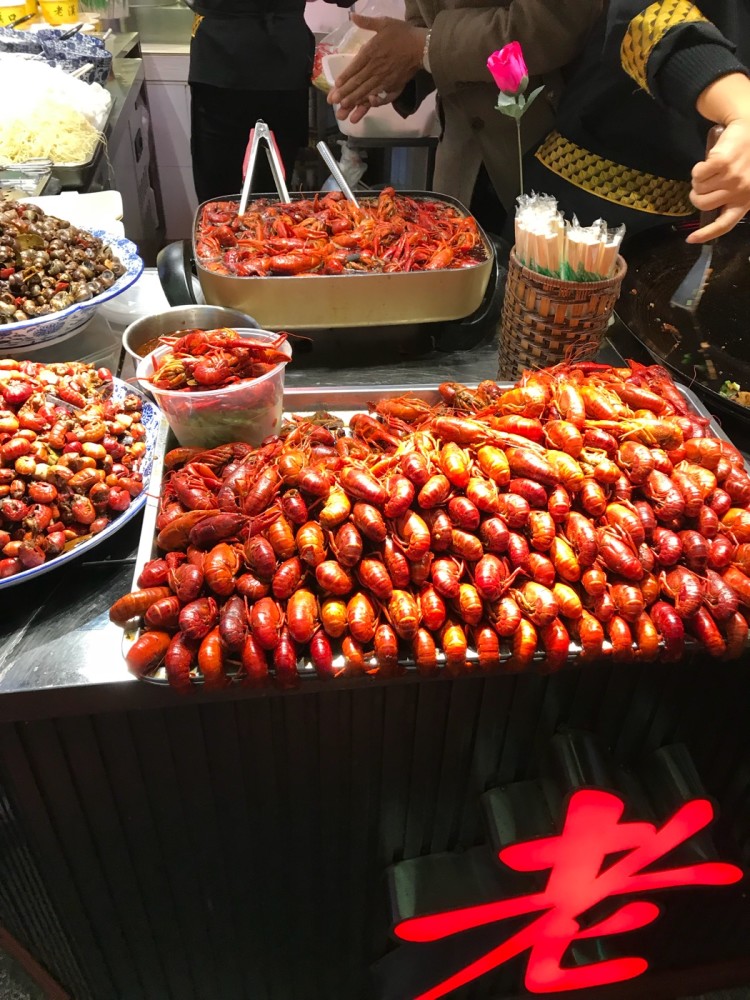 庙街旅游美食广场      ￥0/人 湘菜黄兴路步行街