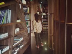 -钟书阁(松江泰晤士小镇店)