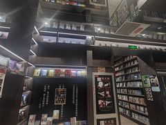 -钟书阁(群光广场店)
