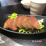 矿泉水锅底的台湾火锅