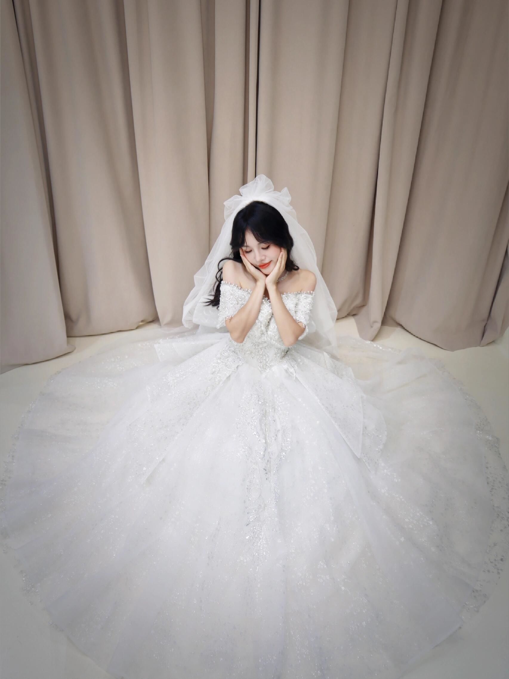 美美哒#婚纱主纱#婚纱礼服#婚纱#礼服#每个女孩的婚纱梦#一字肩婚纱