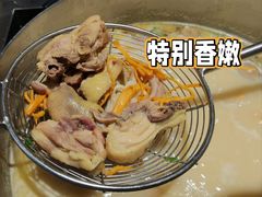 -尚尚仙·酸汤猪手·猪肚鸡火锅(华联万柳购物中心店)