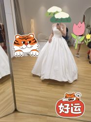点击看大图 -曼青婚纱礼服馆