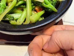 -阿瓦山寨·湘菜现炒·剁椒鱼头王(咸阳总店)