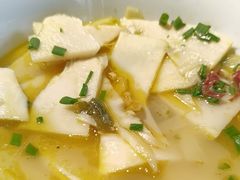 -头上红煨盐鸡·非遗院子餐厅