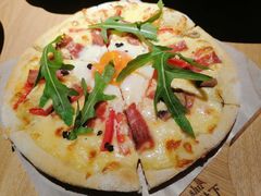 黑松露培根流心蛋披萨-春树下·院子露台西餐厅(中隐于市店)