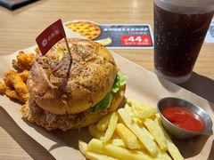 -必胜客(航洋国际店)