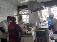 -黄阿姨锅贴大王(万航渡路店)