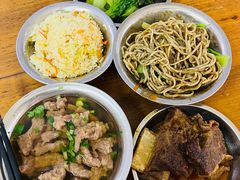 -松树干拌面店