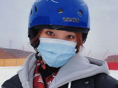 -采薇庄园四季滑雪场