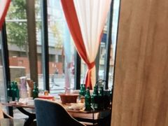 靠窗位-有红鸡毛店·川菜(建设路店)