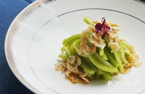 Cherry Shrimp and Abalone with Celery