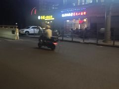 -酱肉小酒馆(梅陇店)