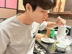 -何妹湿辣牛肉·粤式烧烤砂煲(桂雅路店)