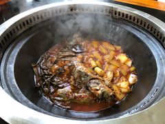 -东北烧烤铁锅炖水库鱼
