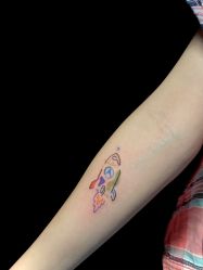 -木子·纹身店TATTOO穿孔·洗纹身