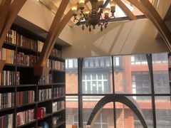 -钟书阁(松江泰晤士小镇店)