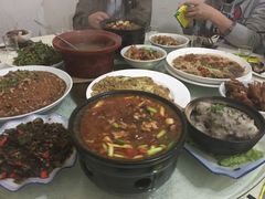 -国庆鱼头鱼尾馆(盛世华庭店)
