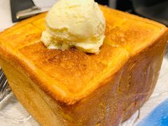 蜂蜜冰淇淋厚多士-鹿港小镇(金虹桥国际中心店)