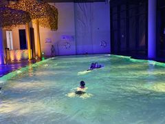 -上海滴水湖皇冠假日酒店