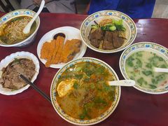 -金杨拉面王小吃面馆·牛三宝面·红烧牛肉粉